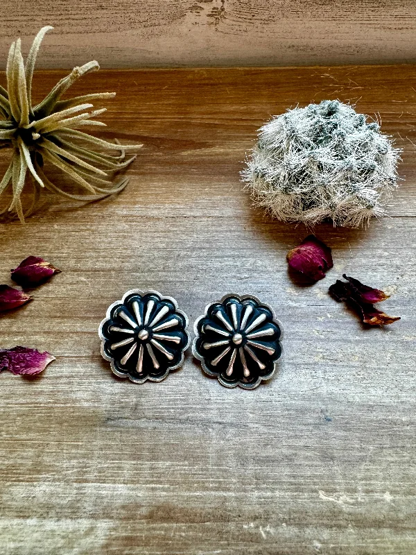 Noble And Elegant Bigger Round Sterling silver stud earrings